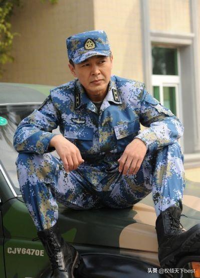 明星 军人,明星风采下的铁血军魂