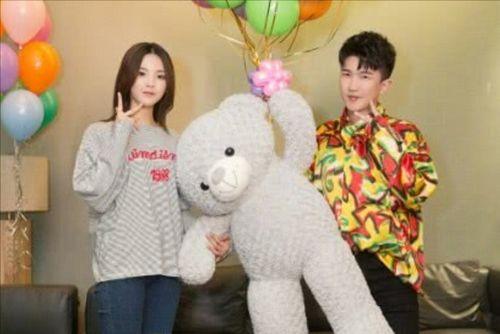 娱乐吃瓜背景图图片高清